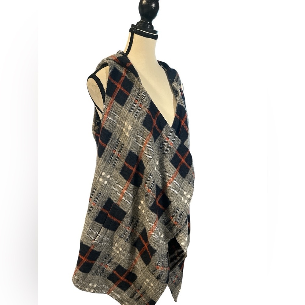 Hem & Thread Checkered Hooded Vest - Picture 2 of 7